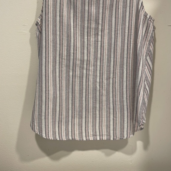 Heroes and Dreamers sleeveless top. XL - Picture 7 of 7